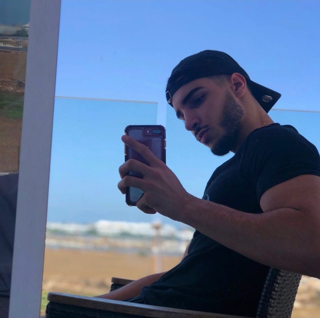 AliArabMaster's tweet photo. What picture would you send me if you had my number https://t.co/qwOy1dcRrt