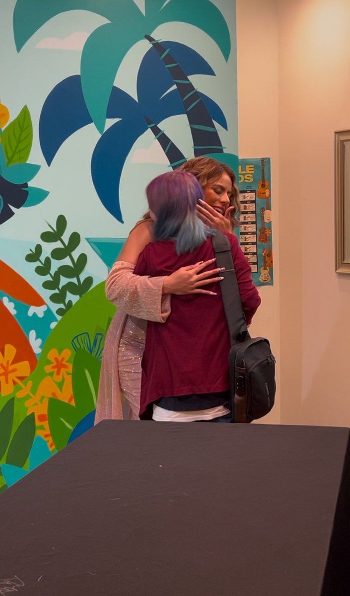 Some photos from The Road Less Traveled Tour in Hawaii 💙 <a href="/dinahjane/">♕MsJane</a>