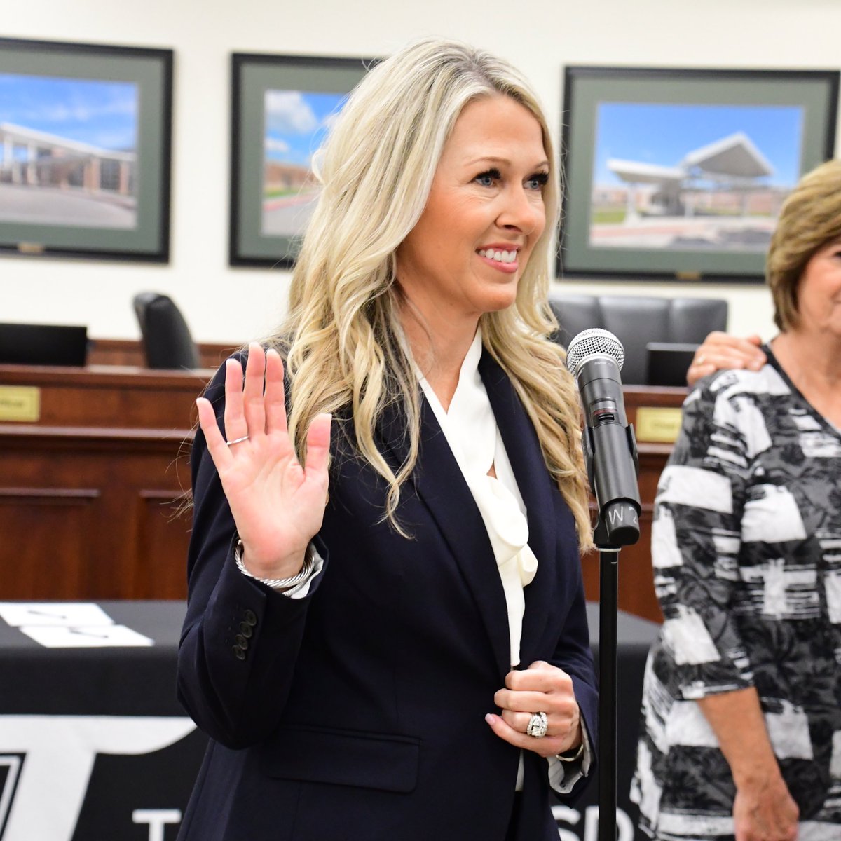 TomballISD's tweet photo. Three new Tomball ISD Board of Trustees were officially sworn in on Dec. 9, 2024. 

Judge Lincoln Goodwin administered the Oath of Office to the newly elected Trustees.

Pos. 5 - Amanda Bass
Pos. 6 - Jennifer Kratky
Pos. 7 - Coco White https://t.co/NqvPGiAFCf