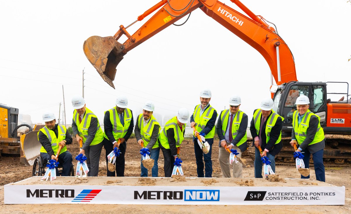 METROHouston's tweet photo. Big news for METRORail! 🚧🚈 Today, METRO broke ground on the new 30,000 square-foot Maintenance of Way (MOW) Facility. The state-of-the-art project will enhance efficiency, safety, and reliability across the METRORail system. 

Click here to learn more: https://t.co/R5dn2iWDo2. https://t.co/5tk9bdExtP