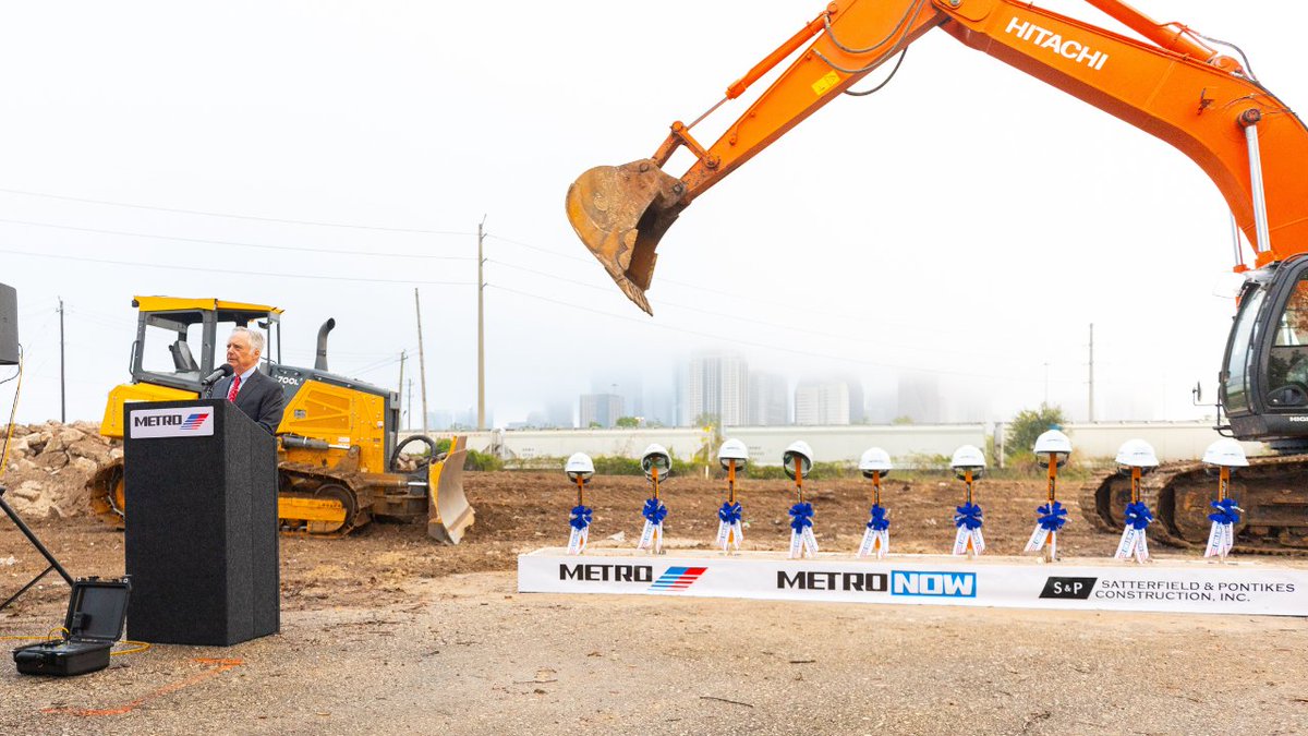 Big news for METRORail! 🚧🚈 Today, METRO broke ground on the new 30,000 square-foot Maintenance of Way (MOW) Facility. The state-of-the-art project will enhance efficiency, safety, and reliability across the METRORail system. 

Click here to learn more: bit.ly/3ZtoqWz.