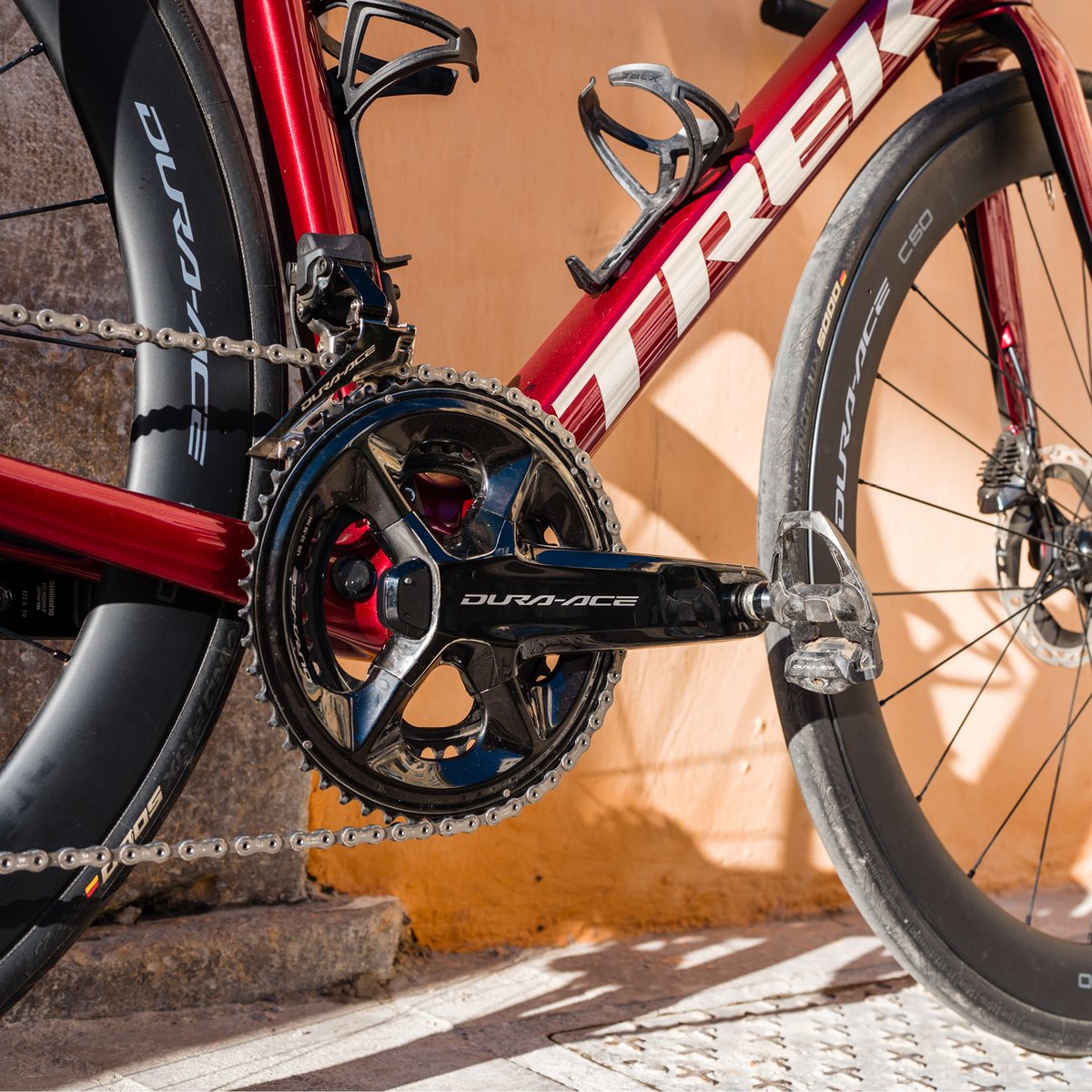 RideShimano's tweet image. Planning to escape someplace warm this winter? Don't forget to bring your bike. What's your favorite winter getaway? 🏝️