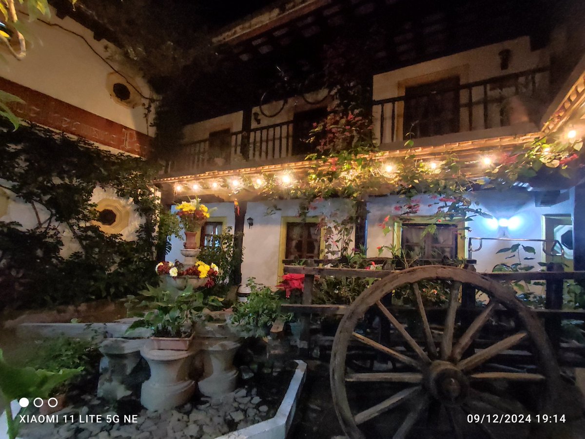 AlvaroValverdeM's tweet photo. Hotel Posada del Hermano Pedro. Antigua Guatemala. https://t.co/hsDOkrFbiW