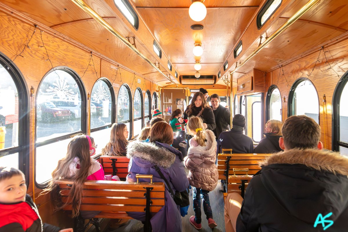 AndySpessard's tweet photo. All Aboard the Trolley Hop! It was a beautiful weekend for our downtown community to come together and celebrate the holiday season. Winter Fest, Yulide on Gay, Santa Claus, and so much more! Here is a small collection of things.Β πππππ #trolleyhop #happyholidays #downtown https://t.co/4gCuuqBpV1