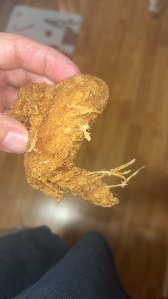 ChancLykins's tweet photo. @kfc yall not pluck these chickens? https://t.co/1S4kWbW7zo