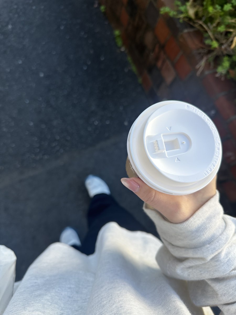 セブンのカフェラテすき！☕*° https://t.co/D4z8PlK4vR
