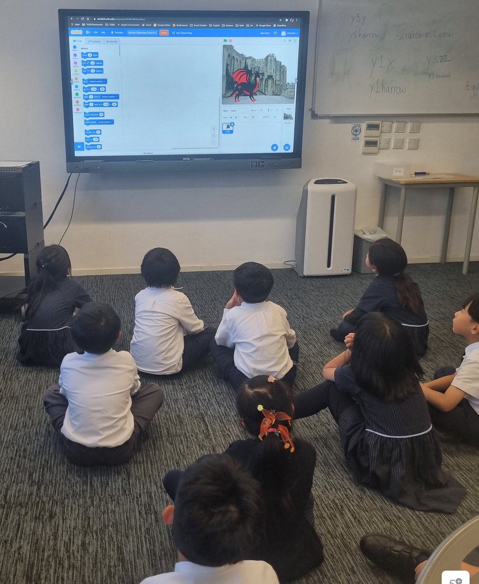 HarrowHKLS's tweet image. Y3 demonstrated their coding skills using Scratch to create an animation linked to our learning about the Stone Age. #HourOfCode #HarrowHKComputing #HarrowHKCoding #HarrowHKYear3