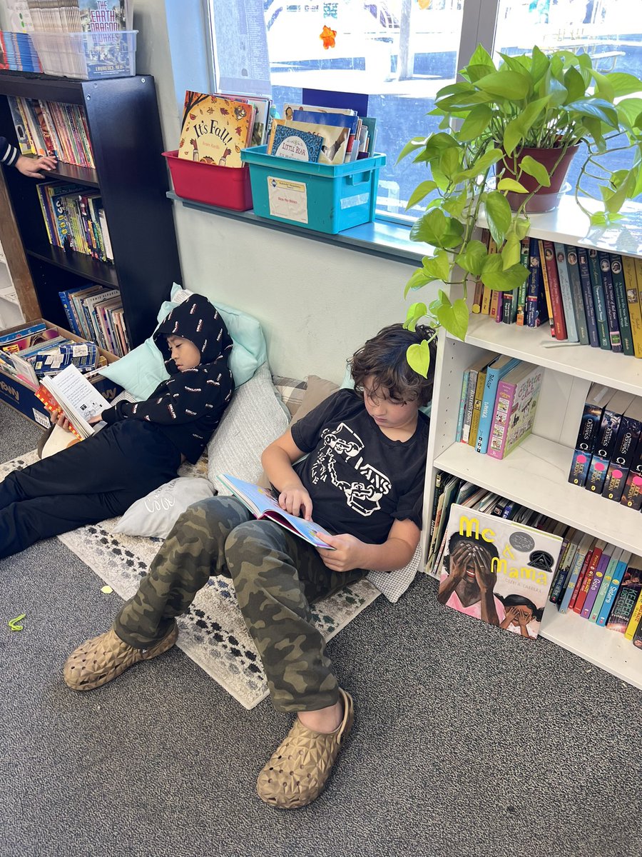 MsKoontzMDUSD's tweet photo. 📸 Capturing the joy of learning and connection at Gregory Gardens! 💚 From friends sharing smiles on the playground to creative classroom spaces and birthday celebrations—our Gators shine bright every day! 🐊✨ #GGPride https://t.co/UW18wXopu1