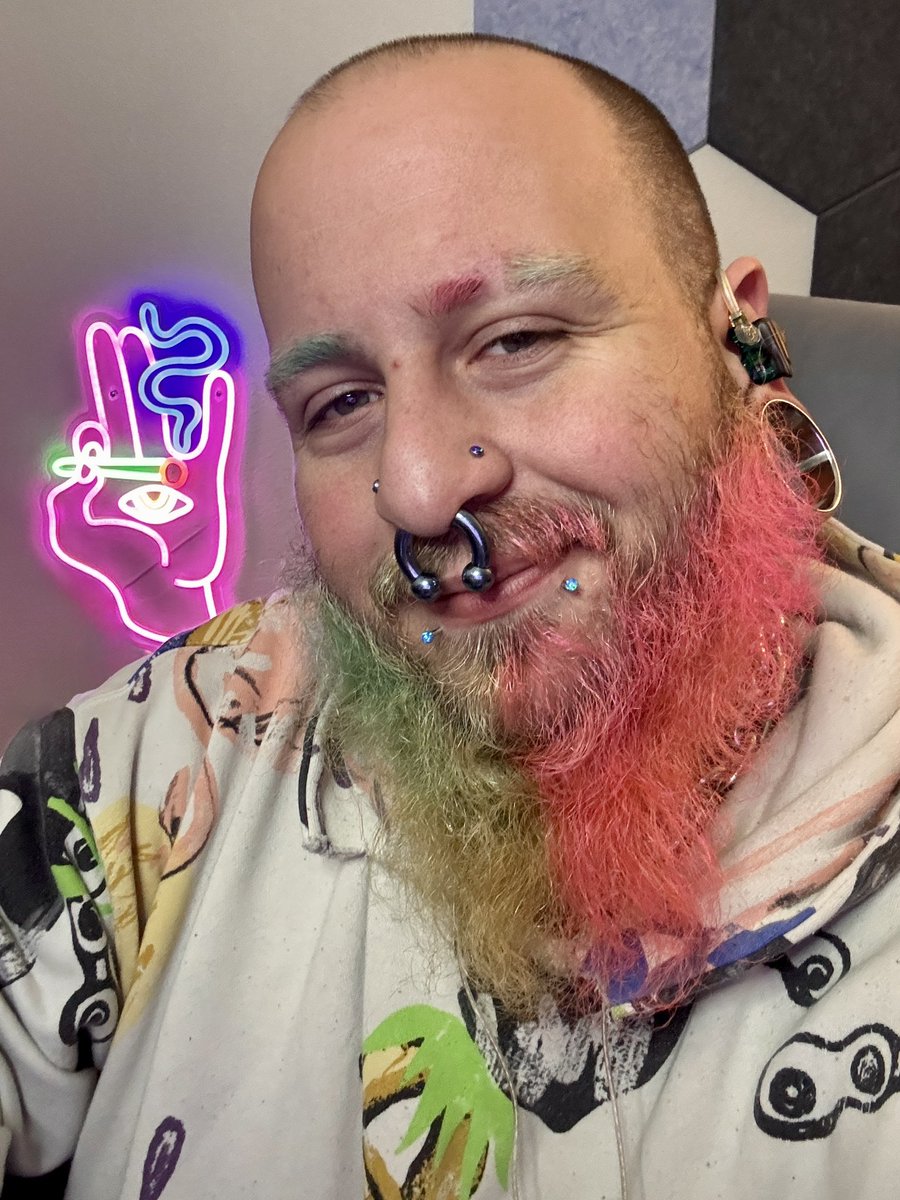 NeonMusubi's tweet image. Today we Marvel our Rivals! Come say hi or tell Musubi she's the cutest.
twitch.tv/NeonMusubi

#smallstreamer #twitch #LGBTQIA+ #marvelrivals #enby #nonbinary #twitchstreamer #gamer