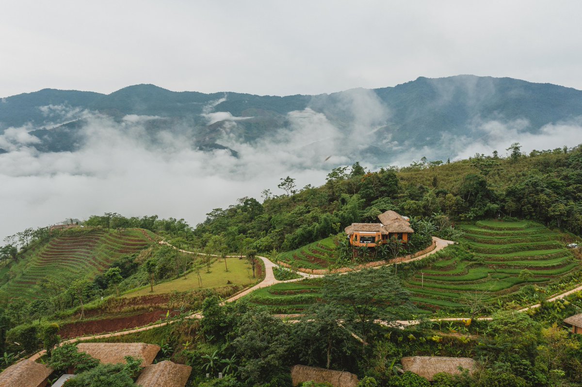 When the crisp, sunny days are gently yielding to the dense clouds and the chill of the first breezes, we know that #winter is making its way to #AvanaRetreat!  #nature #mountains #travel