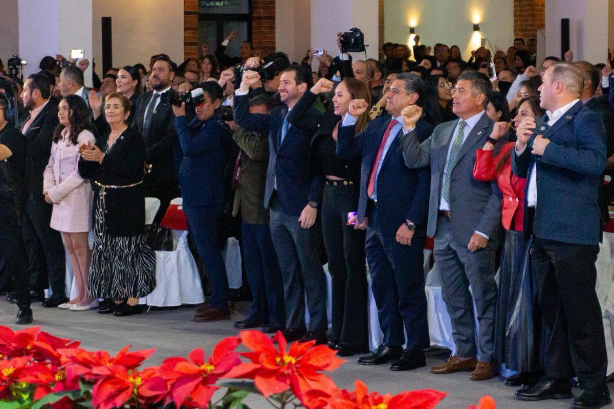 Querido amigo <a href="/AldoLedezma_R/">Aldo Ledezma Reyna</a>, gracias a tu gran trabajo, la gente de Cuautitlán vive mejor. Has dado grandes resultados, con alma y corazón, por tu municipio ¡Enhorabuena por estos tres años! #ResolverConCarácter