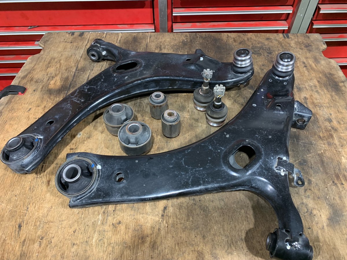 kit_service0429's tweet image. YA5　メンテナンス　２　足周り終了
⇒ ameblo.jp/kitservice/ent… 

#アメブロ 
#エクシーガ
#YA5
#メンテナンス
#ブッシュ交換
#エンジンマウント
#経年劣化
#異音あり
#SUBARU専門店
#KITサービス
#群馬県太田市