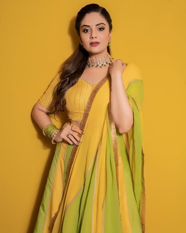 OnlyHeroines's tweet photo. #Sreemukhi 😘 https://t.co/nM6jLhyVmB