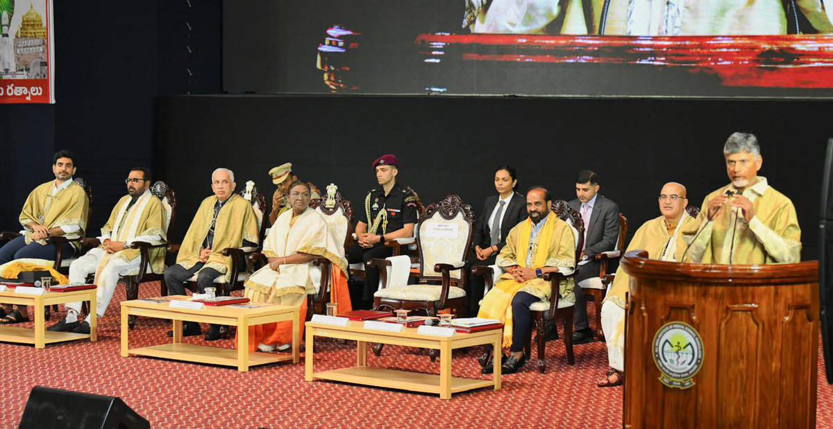 satyakumar_y's tweet photo. AIIMS, Mangalagiri -The fruit of Vision.                                      Delighted to participate in the first Convocation of AIIMS, Mangalagiri today graced by Rashtrapati ji. This prestigious institute is borne out of the vision of PM @narendramodi ji and CM @ncbn garu. 

AIIMS was sanctioned by Modi ji led NDA govt at centre and commenced services in quick time due to commitment and hard work of the then CM Chandrababu garu and Union Minister Sri @JPNadda ji. 

AP students account for more than half of admissions in this Institute highlighting benefits to AP. 

In the first 70 years of our Independence, only 7 AIIMS, including 6 during Vaipayeeji’s regime, were set up in our country. Modi ji govt gave 15 more in quick time highlighting the difference a visionary leadership makes. 

These AIIMS address regional inequalities in healthcare delivery, improve quality of medical education and promote evidence based research. 

Popularity that #AIIMS, #Mangalagiri acquired in a short time is a proof of service quality which should be followed by other medical institutions. I compliment Director, doctors and staff of this institute for their good work.