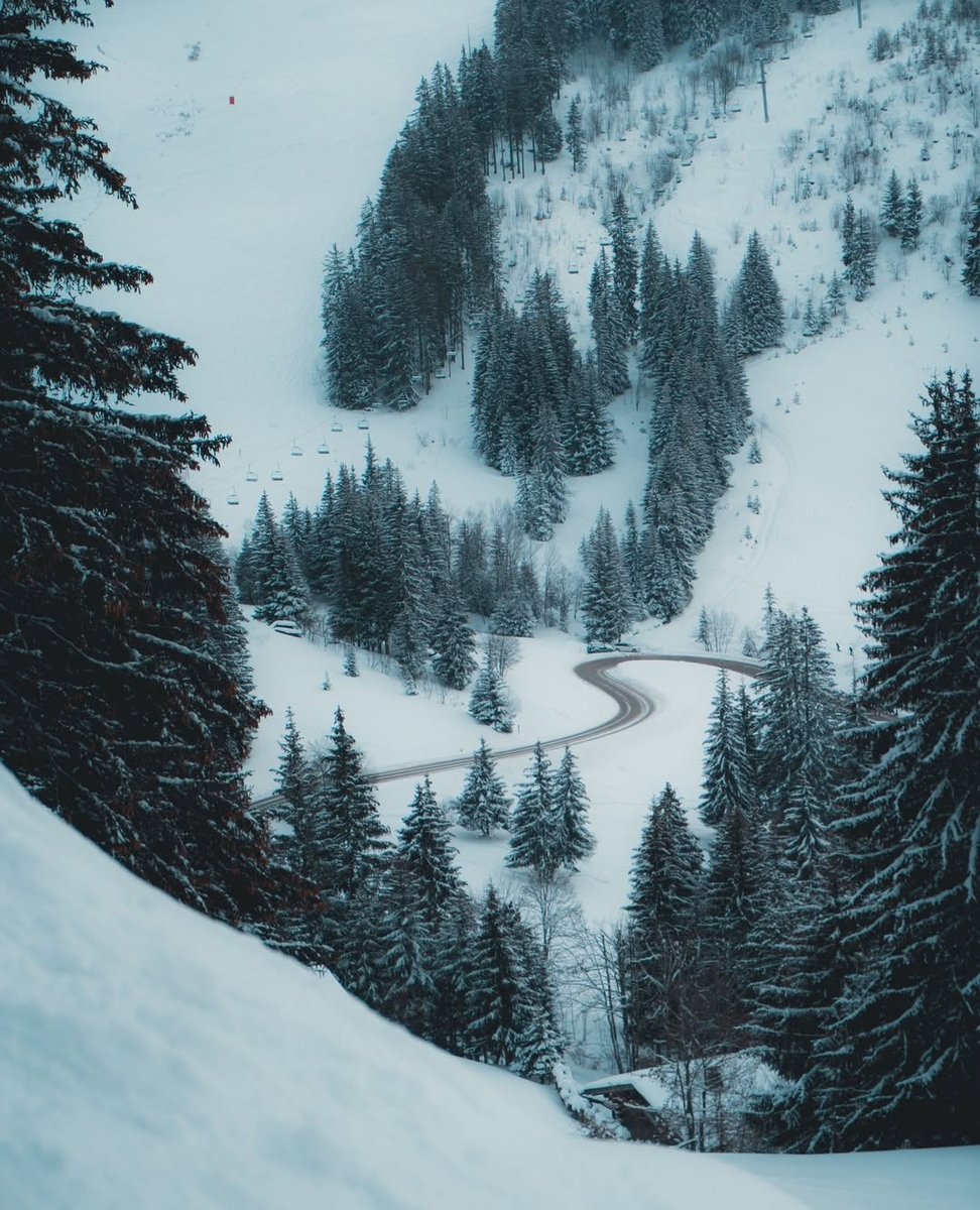 Going out in the toughest conditions.⁠
⁠
Would you go out for a ride in this circumstances? ⁠
⁠
sockeloen.com

#sockeloen #cycling #AWE