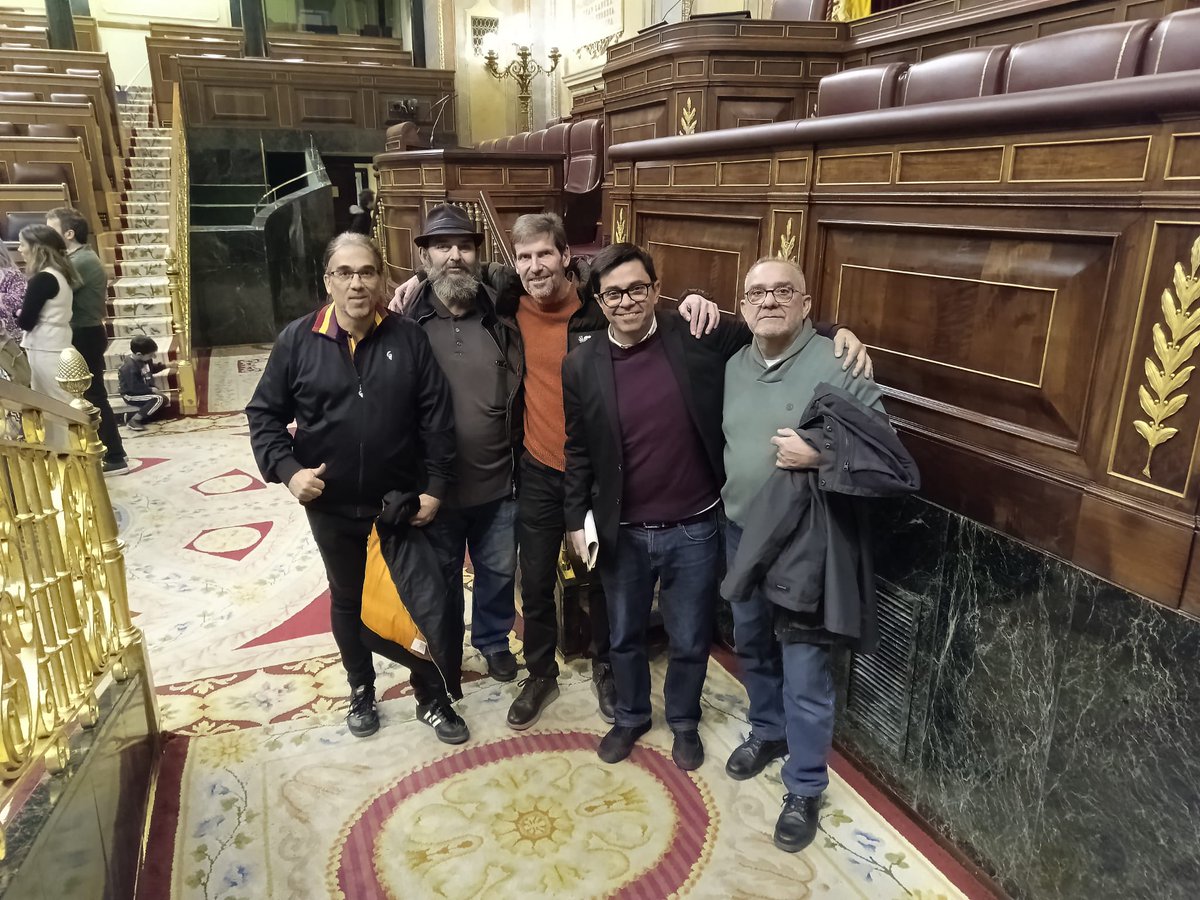 Ayer estuvimos presentes en el primer Homenaje a las víctimas del franquismo celebrado en <a href="/Congreso_Es/">Congreso</a>

Además, contamos con uno de los mejores cicerones posibles, nuestro querido amigo <a href="/G_Pisarello/">Gerardo Pisarello</a>
Verdad, Justicia y Reparación.
♥️💛💜
📹 en YouTube 👇youtube.com/watch?v=5SVBjB…