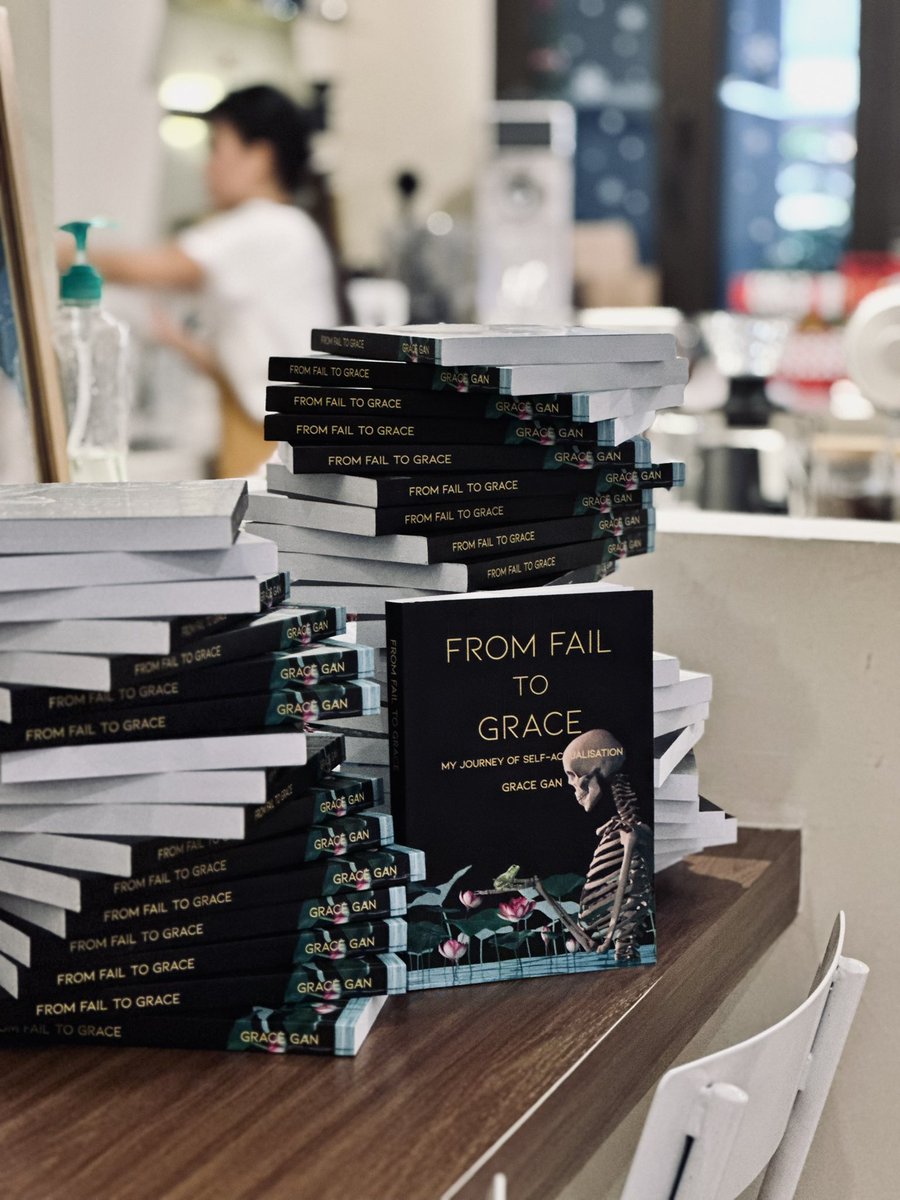 gracegan7's tweet photo. Lovely collaboration with @coffeestain.my this Xmas and thanks to both founders Sylvia and Sam for the great inspiration 🎄✨🤍 ☕📚 @fromfailtograce #memoir #selfhelp #coffeewithlove https://t.co/gQaTDeZbiP