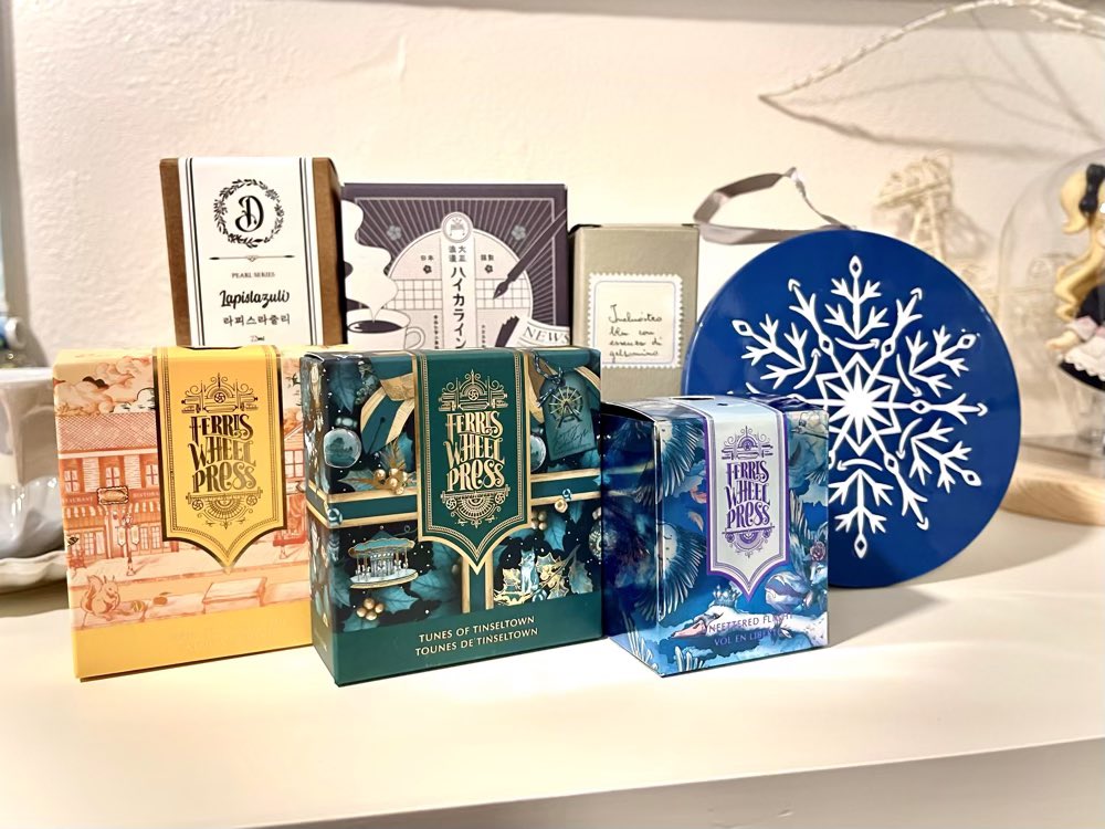 _micolo's tweet image. Giptから誕生日プレゼントをいただきました🎁⭐️
こんなにもたくさんいただけて、本当に嬉しいです😭✨
SATOさんありがとうございます！✧

近々いただいたインクでお礼イラスト描きます！💎(*´꒳`*)