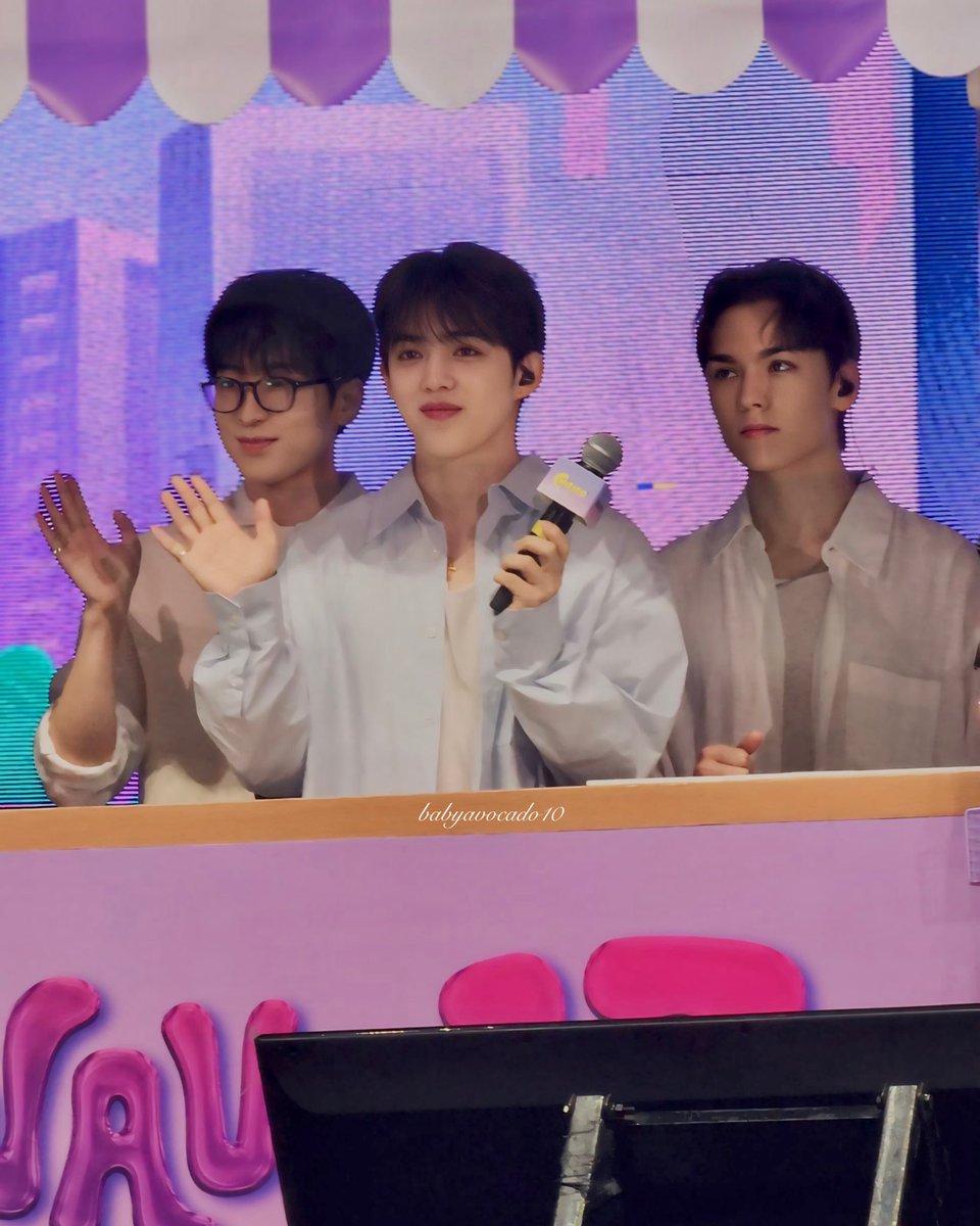 babyavocado10's tweet photo. Tiap hari jajan di warung kalau gini mah🫵🏻
#VERNON #WONWOO #SCOUPS 
#WaveHereon17Dec #SEVENTEEN #세븐틴
#NgertikanRasanya #LeadTheWave https://t.co/avXXKd5Ngi