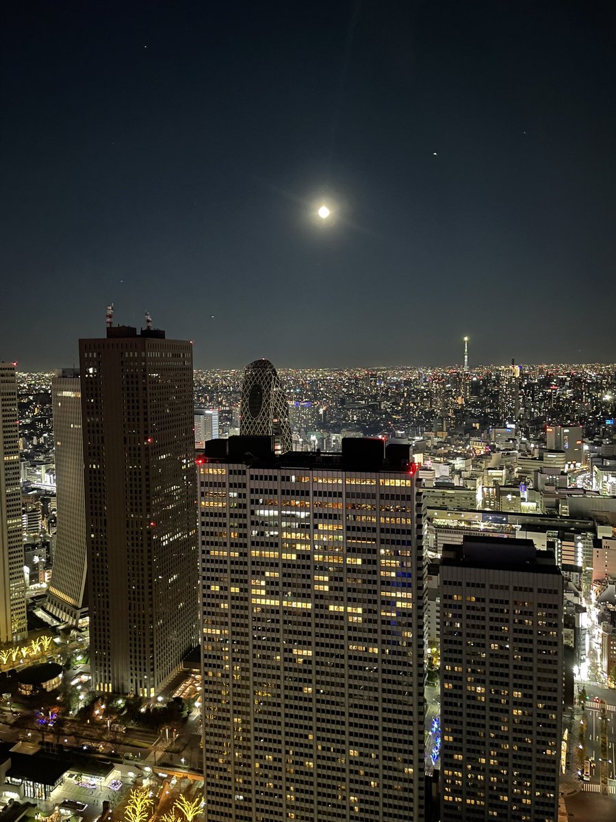 я каждый день вижу столько удивительного что уже потерял коннект с реальностью и не успеваю обрабатывать события