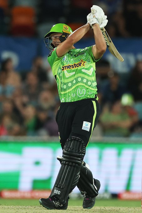 Crazy finish from Sams, 31 Runs in 19th over to seal the game 👏