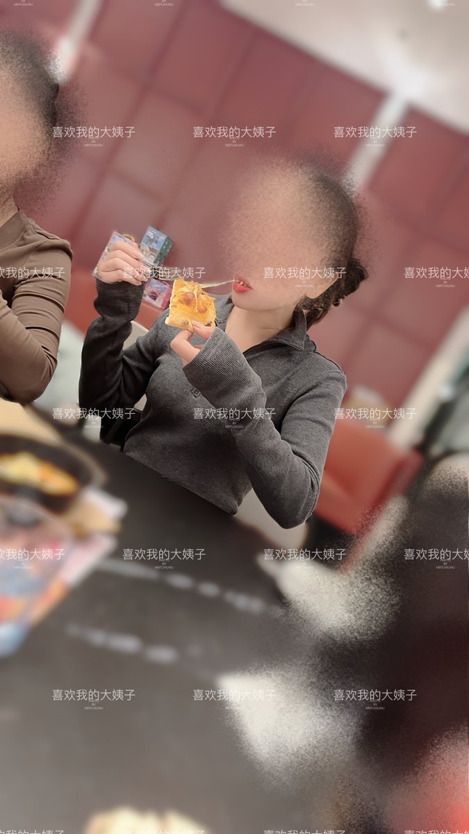 带孩子来吃必胜客了，我是不太喜欢吃这些
没关系，负责买单就好了 https://t.co/ACkNi4BqVr