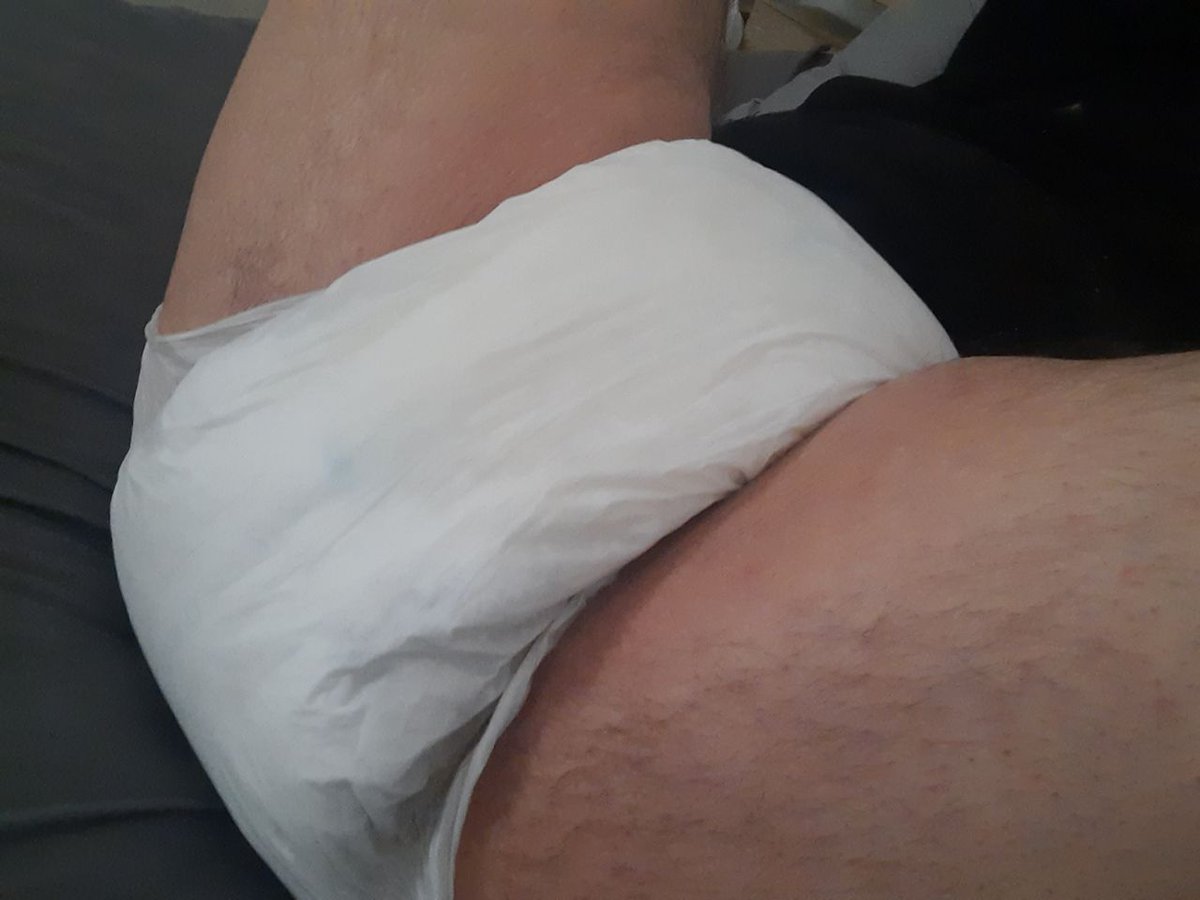 LadySKADI2's tweet photo. Was meint ihr. Da geht doch noch was. Also los mein kleiner windelflo. Bring die pampers zum bersten... https://t.co/DBZ7KgTLCF