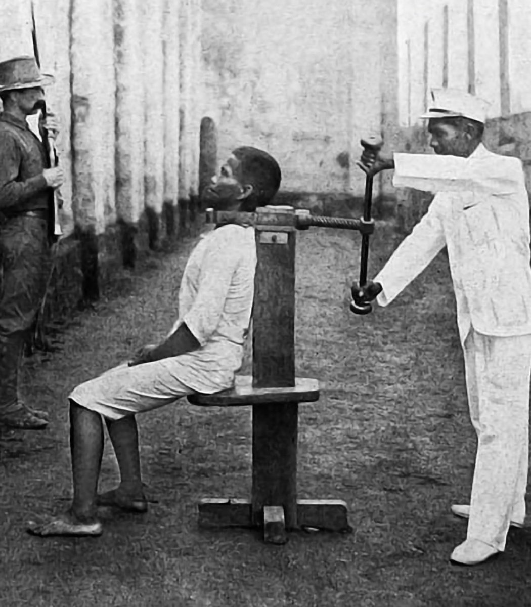 varshaparmar06's tweet image. Thread of most Heart-Breaking horrific Moments in History Right Before Disaster Strikes 🧵

(Don`t open if you are soft-hearted)

1. Just a moment before the execution.