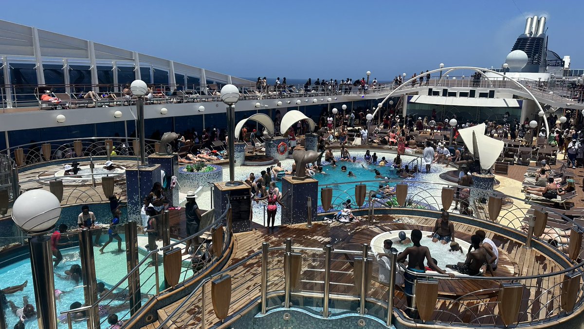 SparklinBeee's tweet image. Ke December… We were there #MSCCruise 🥂🥂🥂🇿🇦🇲🇿