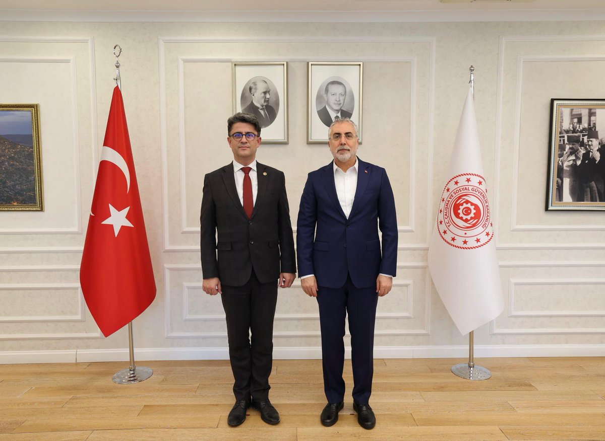 Çalışma ve Sosyal Güvenlik Bakanımız Sayın Prof. Dr. <a href="/isikhanvedat/">Prof. Dr. Vedat Işıkhan</a>, Çanakkale Onsekiz Mart Üniversitesi Rektörü Sayın Prof. Dr. Ramazan Cüneyt Erenoğlu’nu Bakanlıkta ağırladı.