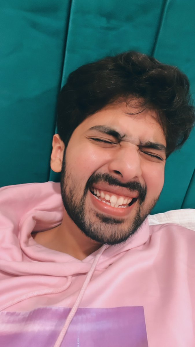 __Brishti__'s tweet photo. There’s something about his “eeee wali selfie” that just makes me ridiculously happy 🥺🥰
@ArmaanMalik22 https://t.co/Mn1w7y3FjE