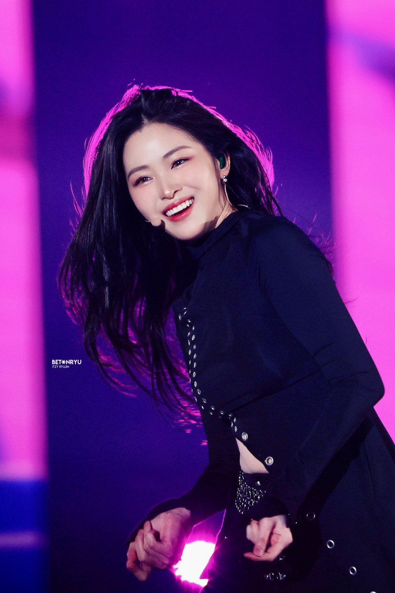 betonryu_srj's tweet photo. 241215 뮤직뱅크 in 후쿠오카 HQ

류진하면 워너비💙

#ITZY #있지 #RYUJIN #류진
@ITZYofficial https://t.co/K7bJeOCI9e