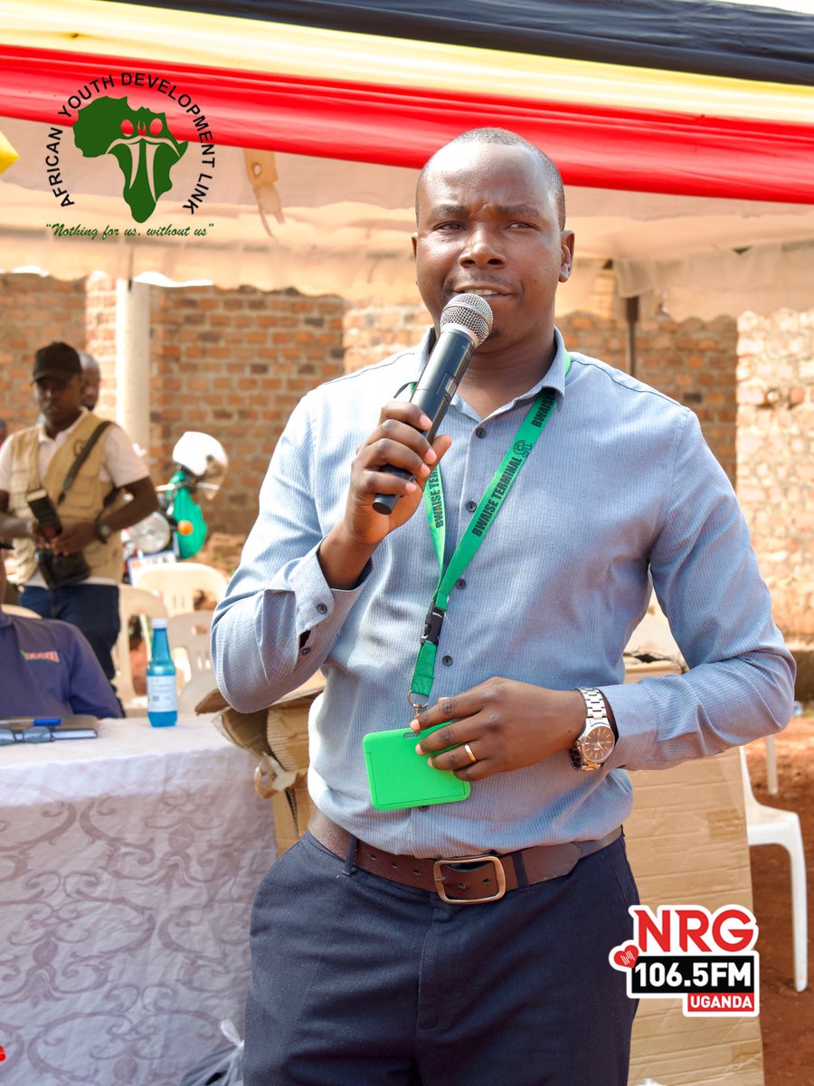 nrgradioug's tweet image. Peace isn’t a one-day event; it’s a lifestyle. Choose peace over crime, as today’s speakers emphasized at Bwaise Taxi Terminal.

Powered by @AYDLinkUg and @PoliceUg 

#FunaID | #VoterReadyUG #PeaceforProgress | #NRGRadioUG