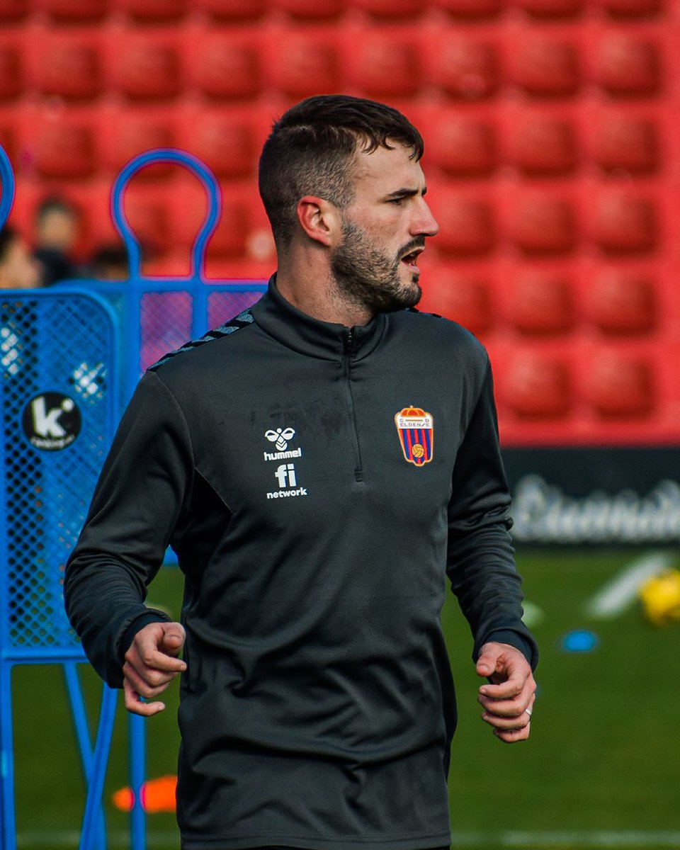 🇪🇸 <a href="/raulparra21/">Raúl Parra</a> ya conoce el Nuevo Pepico Amat 🏟️

😄 ¡𝐁𝐢𝐞𝐧𝐯𝐞𝐧𝐢𝐝𝐨! 💙❤️

#ElijoSoñar ✨ #AupaDeportivo