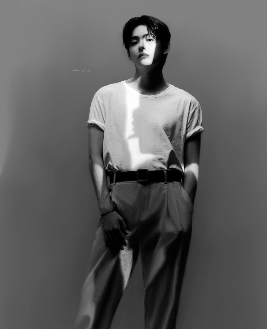 CONGRATULATIONS V
CONGRATULATIONS TAEHYUNG
No.1 at billboard holiday digital song sale.❤❤
And 2 billboard HOT 100