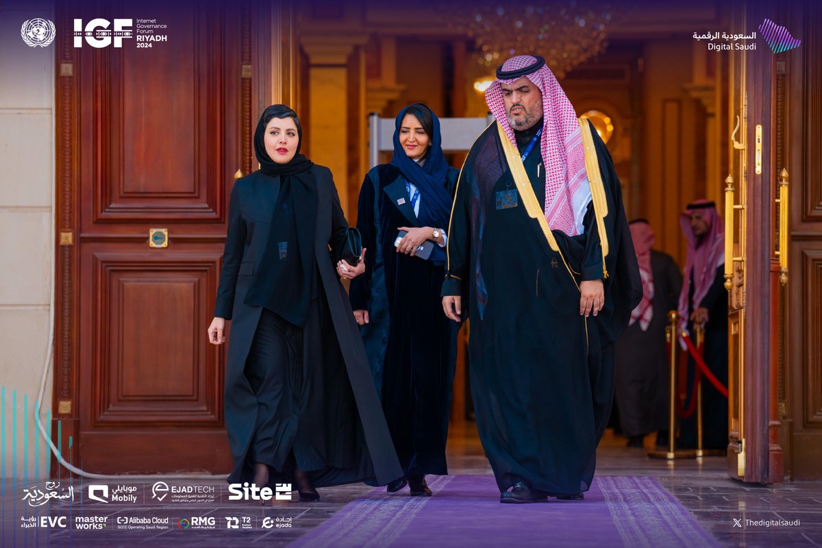 TheDigital_Ar's tweet photo. سفيرة خادم الحرمين الشريفين لدى مملكة إسبانيا، الأميرة هيفاء آل مقرن تزور قرية #منتدى_حوكمة_الإنترنت للاطلاع على أحدث المستجدات التقنية.
#نبتكر_معًا_لنصنع_الغد https://t.co/UMO1fIds8O
