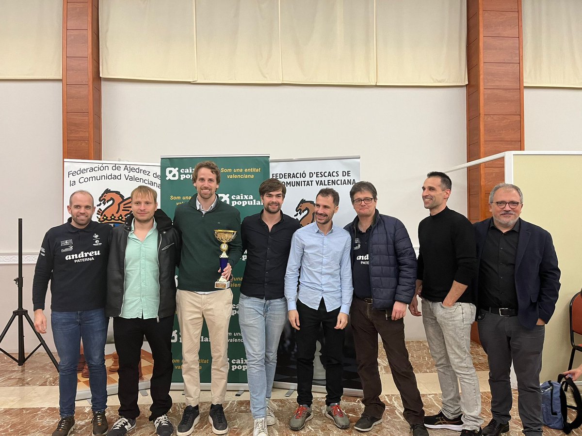 BarberaAndreu's tweet photo. El Club de Ajedrez Andreu Paterna se alzó ayer con el título de campeón autonómico en la modalidad relámpago de la División de Honor del ajedrez valenciano. Este nuevo éxito supone un histórico doblete en la temporada 2024. 
¡Enhorabuena al equipo por un año lleno de victorias! https://t.co/6rxfUB3ZVs