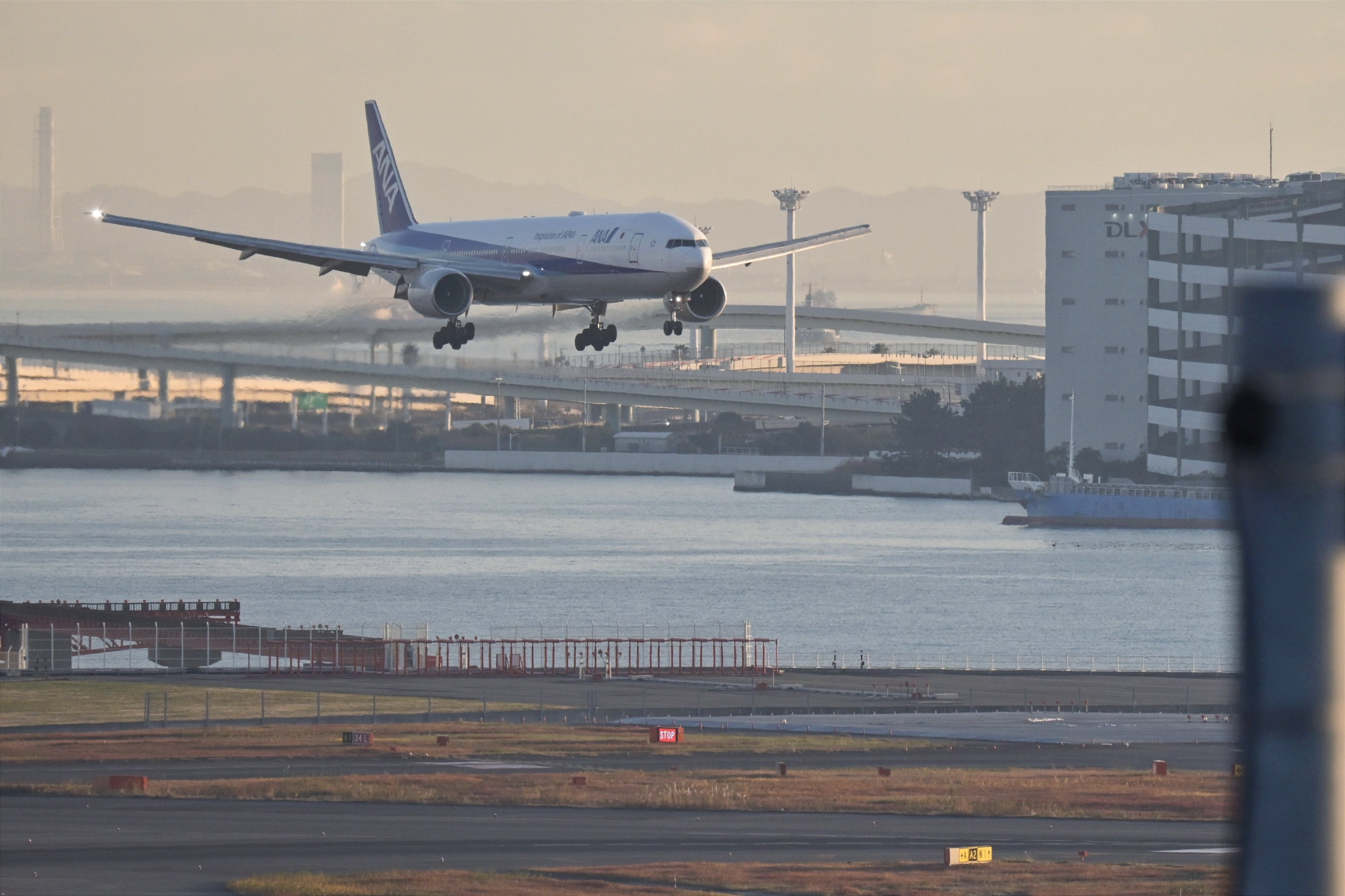 飛行機写真貼り付け本。 飛行機写真貼り付け本。