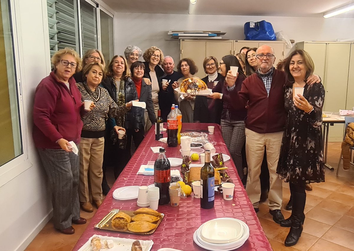 Ayer doble fiesta 🥳🎉en la biblioteca. Por la mañana 𝙀𝙣𝙘𝙪𝙚𝙣𝙩𝙧𝙤 𝙙𝙚 𝘾𝙡𝙪𝙗𝙚𝙨 𝙙𝙚 𝙇𝙚𝙘𝙩𝙪𝙧𝙖 𝙁𝙖́𝙘𝙞𝙡 𝙙𝙚 𝙡𝙖 𝙍𝙈𝘽𝙈 y por la noche reunión y cena del  𝘾𝙡𝙪𝙗 𝙙𝙚 𝙇𝙚𝙘𝙩𝙪𝙧𝙖 𝙎𝙖𝙣 𝘽𝙖𝙨𝙞𝙡𝙞𝙤.
<a href="/RMBM17/">RMBM</a> 
<a href="/ASSIDOMURCIA/">ASSIDO</a> 
<a href="/Astrapace/">Astrapace</a>