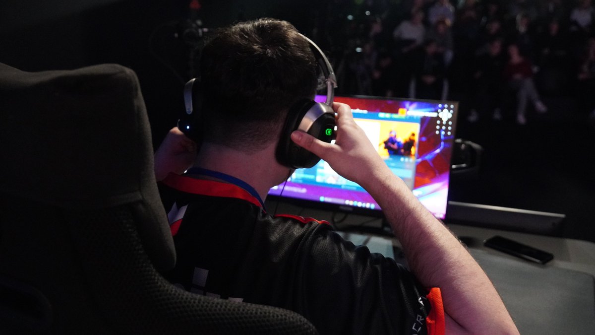 Estarossa 🚬 tweet media