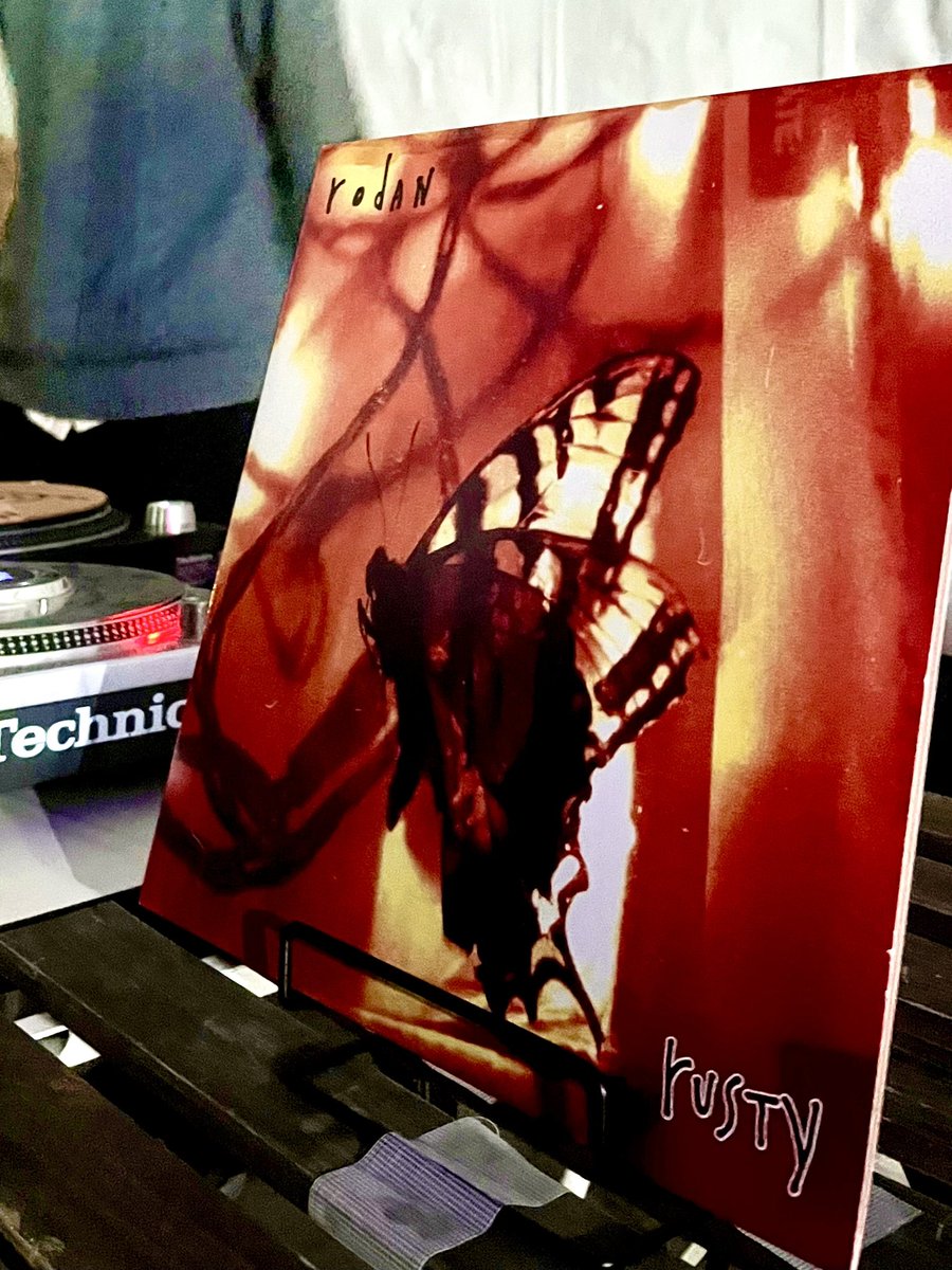 12/14@stiffslack "the sense of wonder Vol.1"でのDJプレイリストを投稿します。
ここしばらくはジャケ画像のみをアップしていましたが、今回のイベントで「プレイリスト楽しみだよ」とお声掛をいただく場面がありました。
ご興味を示してくださる方々に感謝の意を込めてリストをアップします。