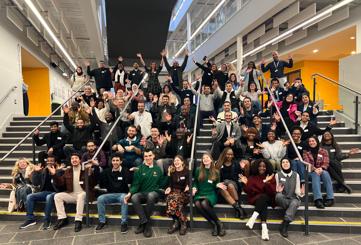 THIS is what a movement for change looks like.

This incredible lot are the Universities of Sanctuary network - a movement led by students, activists, lecturers &amp; uni staff working together to create welcome &amp; equal access in higher education for people seeking sanctuary.
🧵