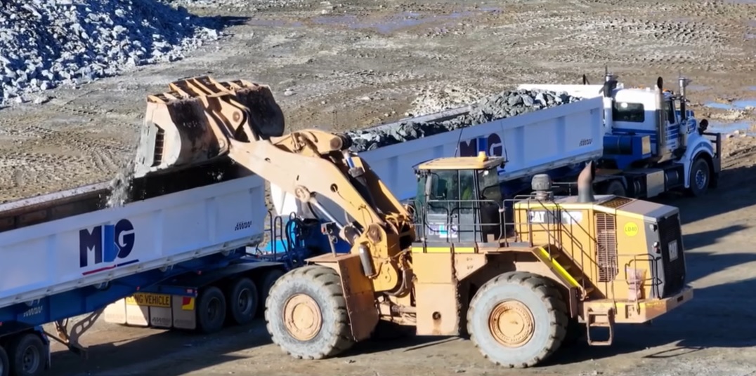 im_mining's tweet image. MLG Oz has announced A$80 million of new contracts with Evolution Mining (Mungari) and Norton Gold Fields (Paddington) in Western Australia | tinyurl.com/bdfwjczy #EvolutionMining @NortonGoldField #MLGOz #Mungari #Paddington #METS