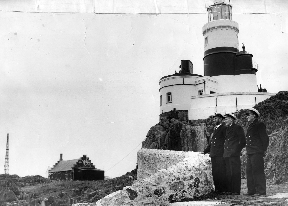 Trinity House (@trinityhouse_uk) on Twitter photo Life as a lighthouse keeper meant Christmas looked a little different! In 1983, the keepers at Skerries Lighthouse over the festive period were treated to a hamper helicoptered over by the <a href="/RoyalAirForce/">Royal Air Force</a>.
More on what a #lighthouse #Christmas looked like: trinityhouse.co.uk/about-us/histo… Life as a lighthouse keeper meant Christmas looked a little different! In 1983, the keepers at Skerries Lighthouse over the festive period were treated to a hamper helicoptered over by the <a href="/RoyalAirForce/">Royal Air Force</a>.
More on what a #lighthouse #Christmas looked like: trinityhouse.co.uk/about-us/histo…