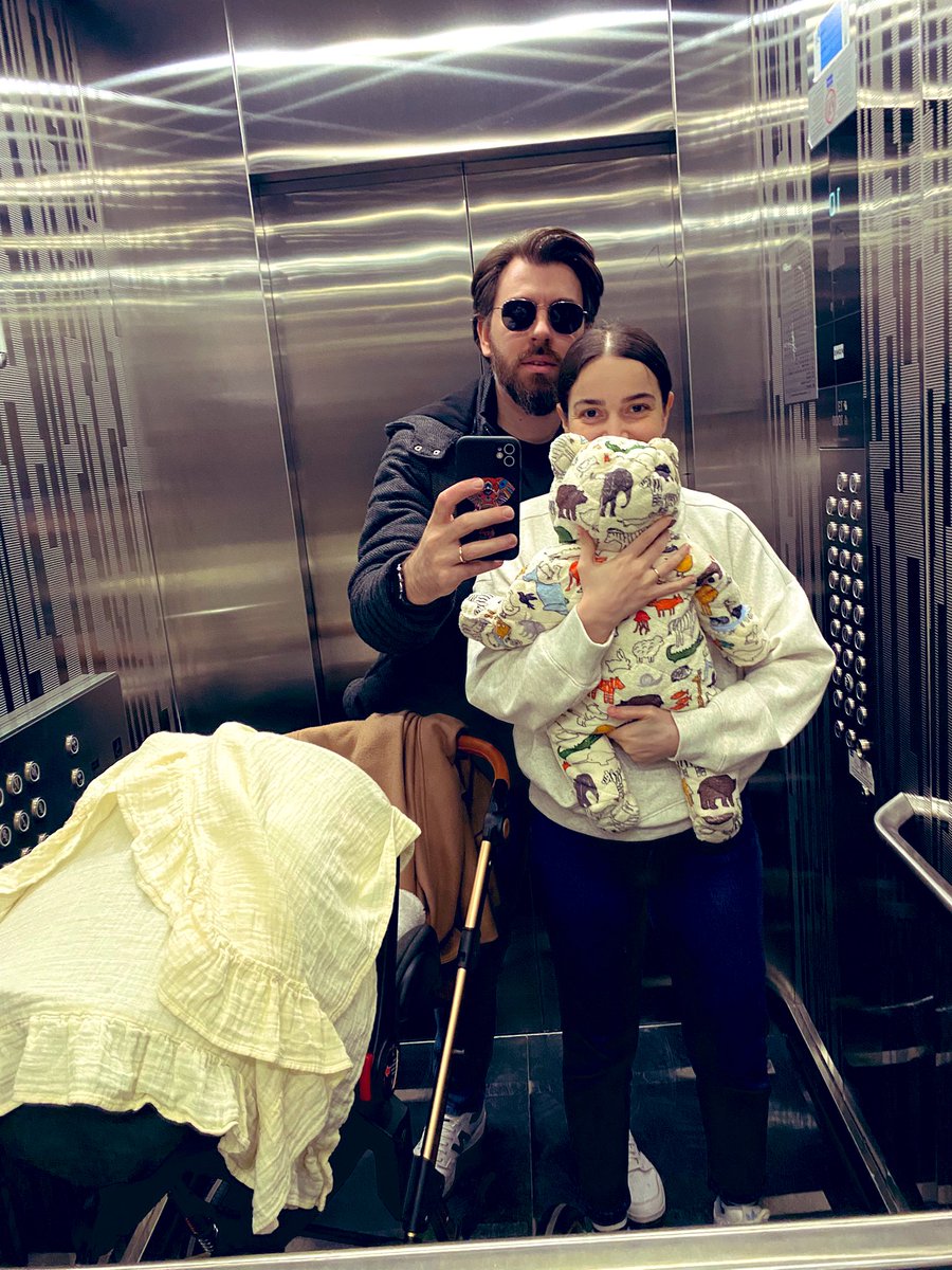 Asansör selfilerimiz artık üç kişilik 🫠 #Leyla