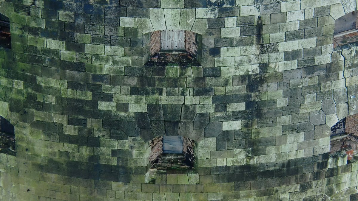 departement17's tweet photo. EN DIRECT 🔴 Le Département de la Charente-Maritime lance un grand chantier de rénovation pour sauver le fort Boyard. 

🚨Les éléments le protégeant de la houle 🌊ont été détruits au fil du temps entraînant aujourd'hui d'importants dégâts.

Le fort souffre, il est attaqué par la mer mais il peut être sauvé. 

Faites un don sur le site de @fond_patrimoine 👉 https://t.co/OatIH7961b

#sauvonslefortboyard