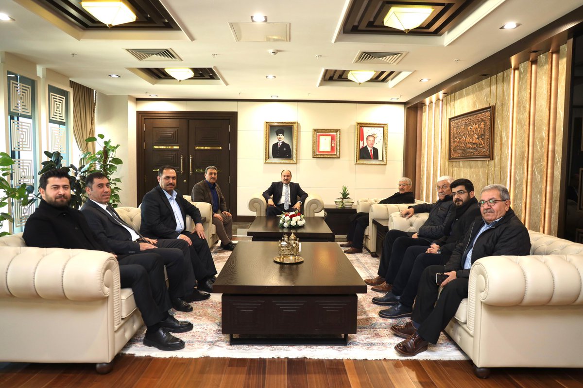 sedaterturk63's tweet photo. Büyükşehir Belediye Başkanımız Sn Mehmet Kasım GÜLPINAR'a Ailemle birlikte hayırlı olsun ziyaretinde bulunduk. @sanliurfabld https://t.co/gdRMql4Ec5