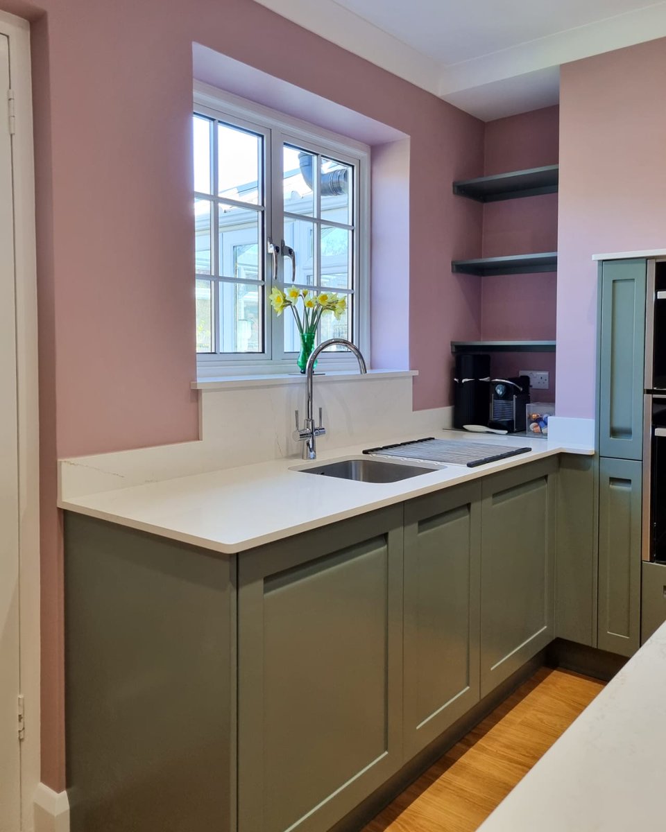 CosentinoUK's tweet image. Our Silestone Ethereal Glow worktop takes centre stage in this stunning kitchen by Stone System of London, adding a sleek, sophisticated charm to the space.

#Cosentino #Silestone #KitchenInspiration