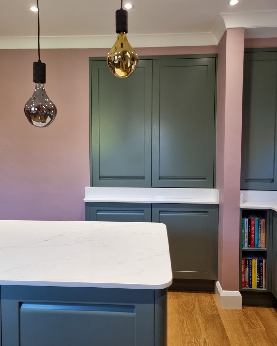 CosentinoUK's tweet image. Our Silestone Ethereal Glow worktop takes centre stage in this stunning kitchen by Stone System of London, adding a sleek, sophisticated charm to the space.

#Cosentino #Silestone #KitchenInspiration