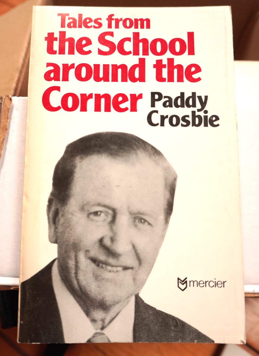 Abourke3Aoife's tweet photo. Tales From The School Around the Corner By Paddy Crosbie. A grand book for anyone interested about reading about the early years of RTE.
#BookHunting #BookCollecting https://t.co/QCZhhczAzo